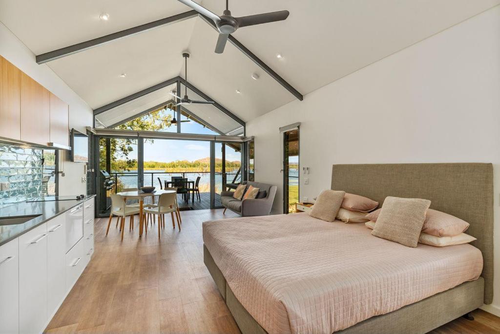 Kimberleyland Waterfront Holiday Park Kununurra Exterior photo