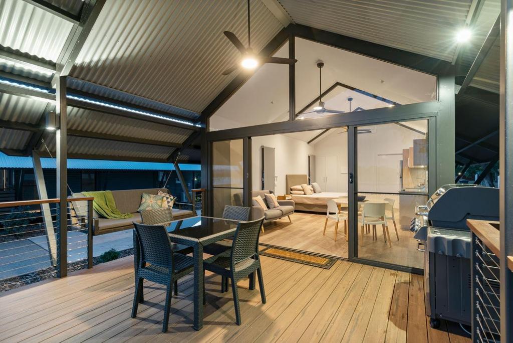 Kimberleyland Waterfront Holiday Park Kununurra Exterior photo
